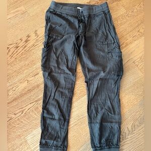 Aritzia Community Green Joggers Size Small